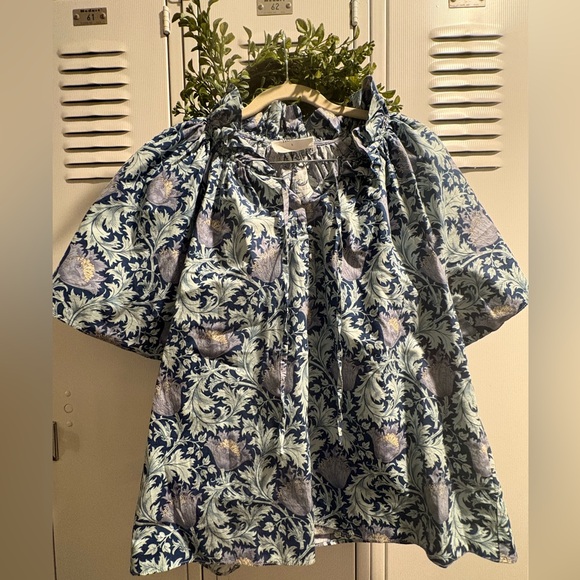 Tuckernuck HYACINTH HOUSE Multi Blue Leafy
Floral Thea Blouse Size L - Picture 2 of 6